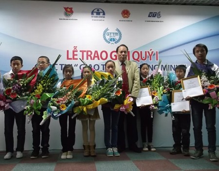 16 thí sinh được trao giải cuộc thi “Giao thông thông minh”. - ảnh 1